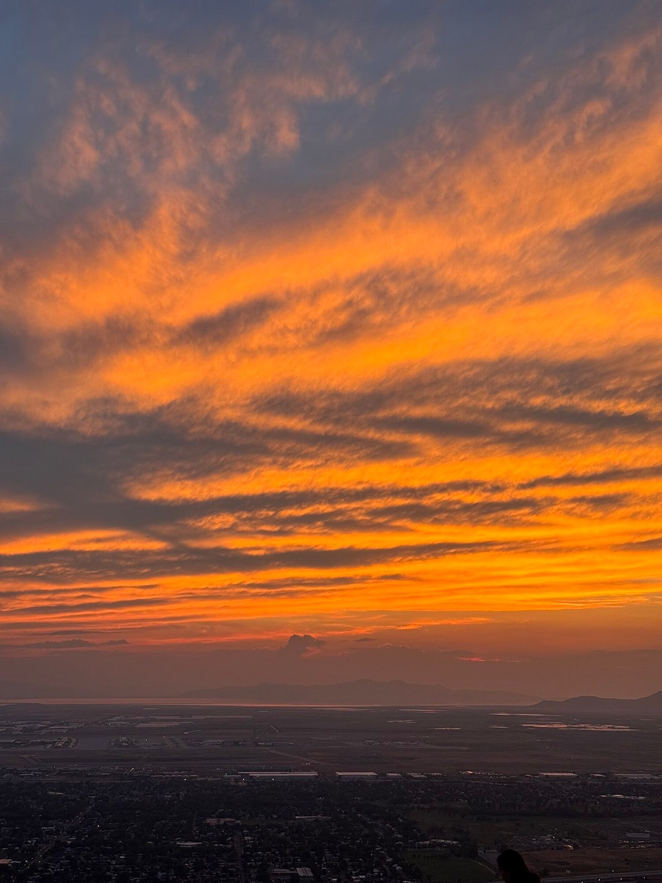 Vereinigte Staaten - Salt Lake City - Am Abig simmer no uf de Ensign Peak,de esch ih de nöchi vo de Stadt. Det obe hend mier picknicked und de Sunneundergang gluegt.☺️☀️
De Sunneundergang esch fasch so kitschig schön wie ufem Mittagsgüpfi.☺️