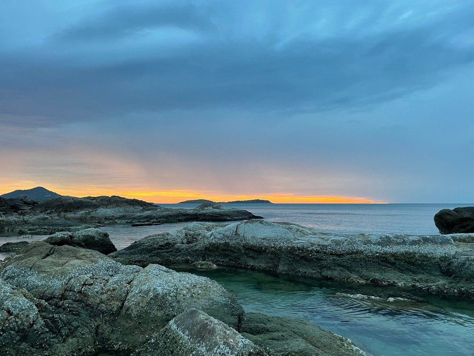 Thailand - Koh Samui - Mama war zum Sonnenaufgang am Meer ☀️