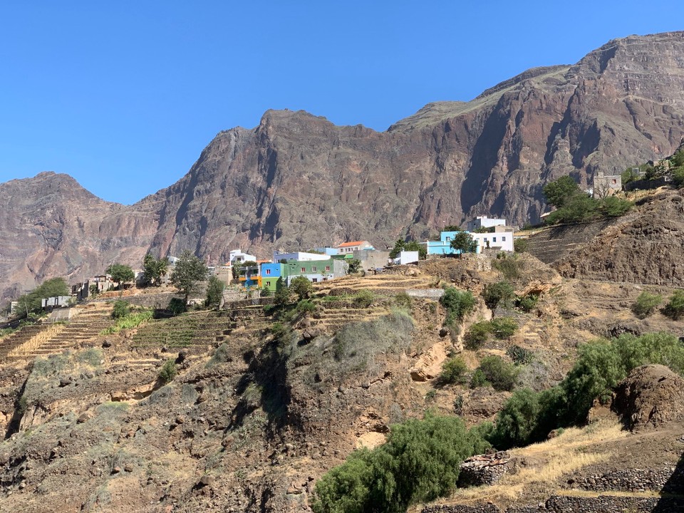Cape Verde - Cha da Morto - Alto Mira - un petit village perché sur une colline 