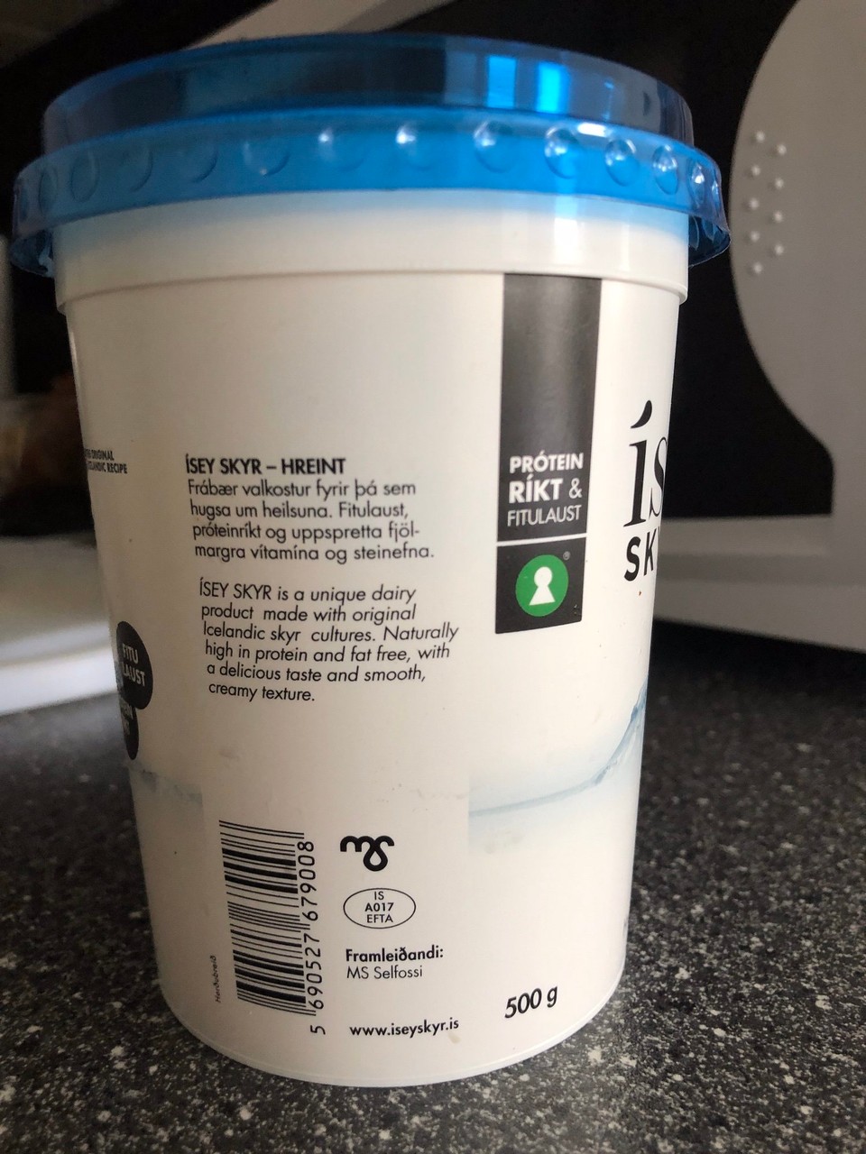 Island - Reykjavík - Und ich bin stolz, dass ich nun endlich mal mein morgendliches Skyr im Herstellerland frühstücken kann. In Selfossi hergestellt... 👍👍