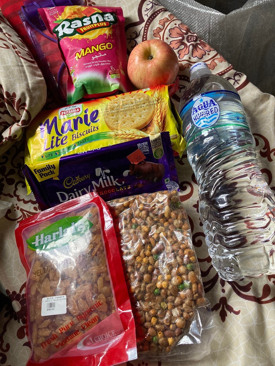 Nepal - Kathmandu - Snacks für unterwegs sind auch besorgt 😎