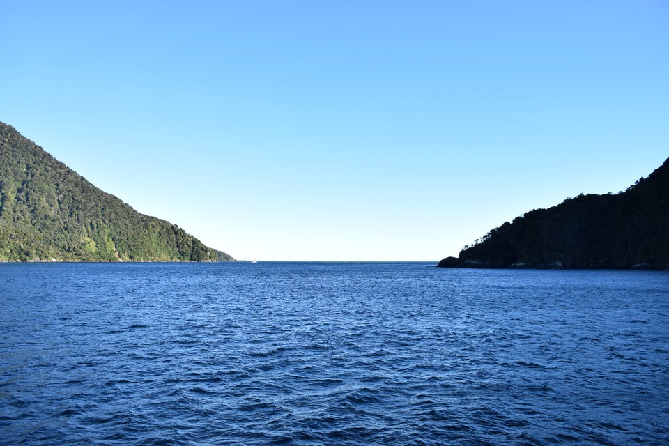Neuseeland - Milford Sound - Blick auf die Tasmansee am Ende des Milford Sound