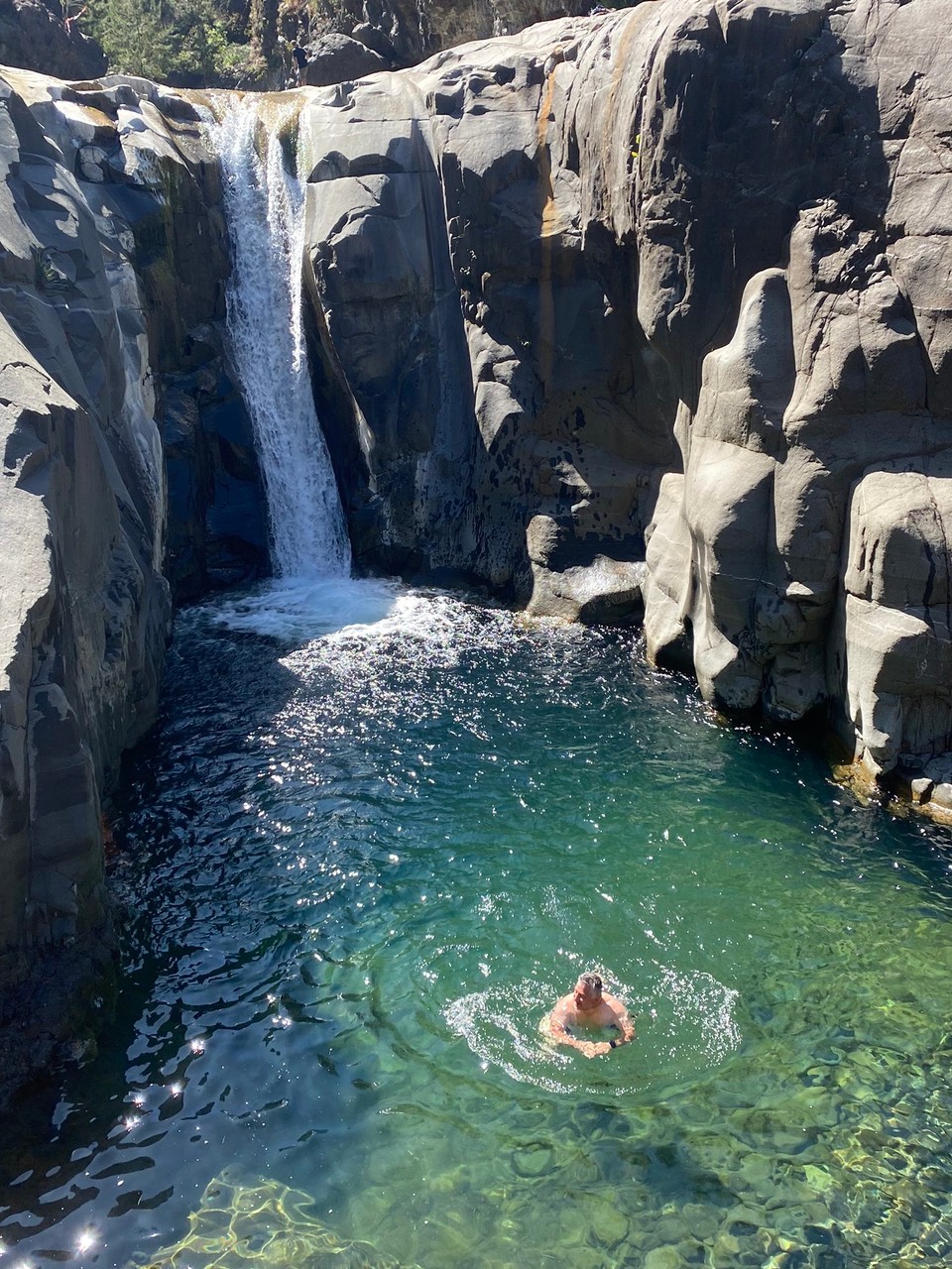 Réunion - Cilaos - Das tut gut. Es sind über 0 Grad.