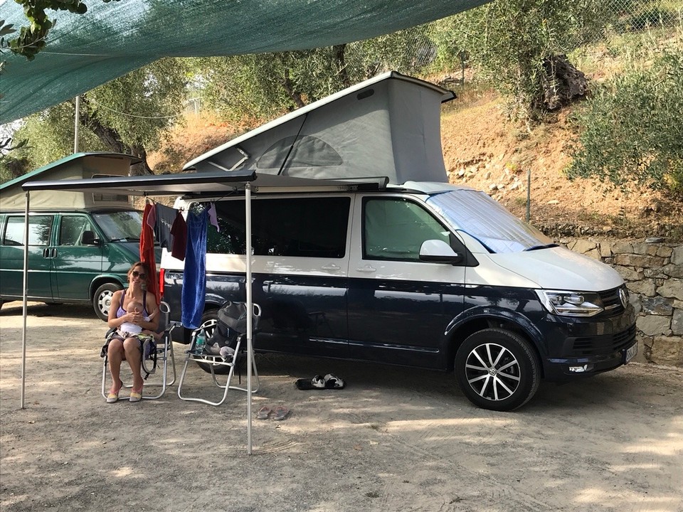 Italien - Lerici - Neben uns war auch eine Familie mit einer kleinen Tochter. 