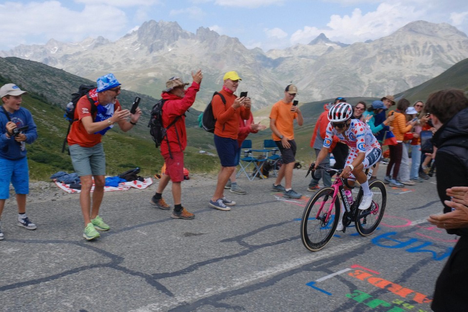 Frankreich - Saint-Sorlin-d'Arves - Carapaz, der die Königsetappe auch gewinnen konnte 