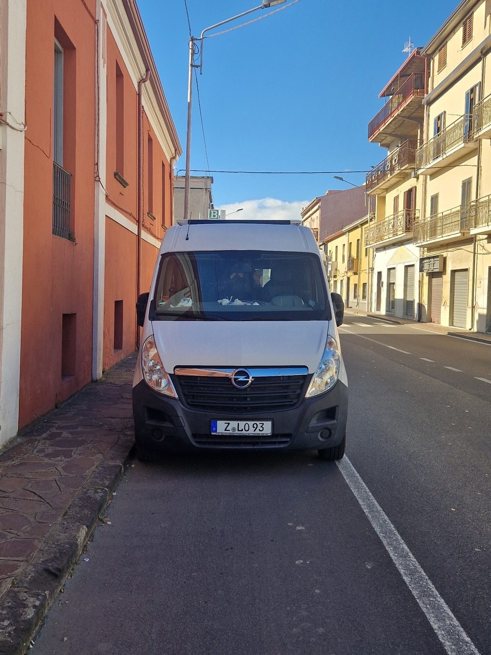 Italien - Senise - Parkspur passt gerade so für den Dicken