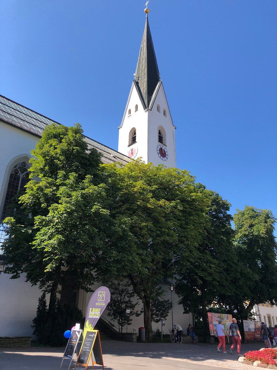 Deutschland - Oberstdorf - Ich liebe dieses schöne Glockengeläut :)