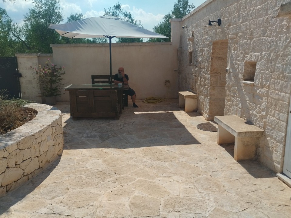 Italien - Alberobello - Blacky hat sein platzerl schon gefunden 😜🤣