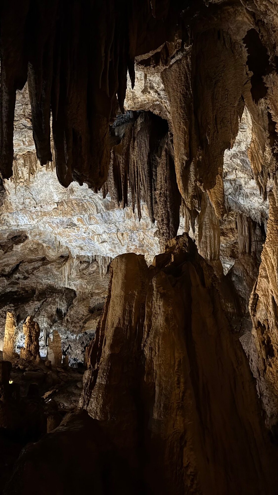 Montenegro - Cetinje - Erfrischend kühle Momente in der „Unterwelt“
Hier drin war es genauso kalt wie draußen.