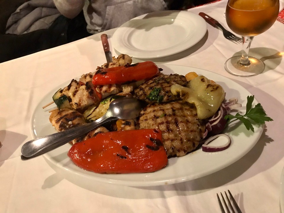 Kroatien - Zagreb - Wie man Kroatisch isst: Fleisch, Fleisch, Fleisch