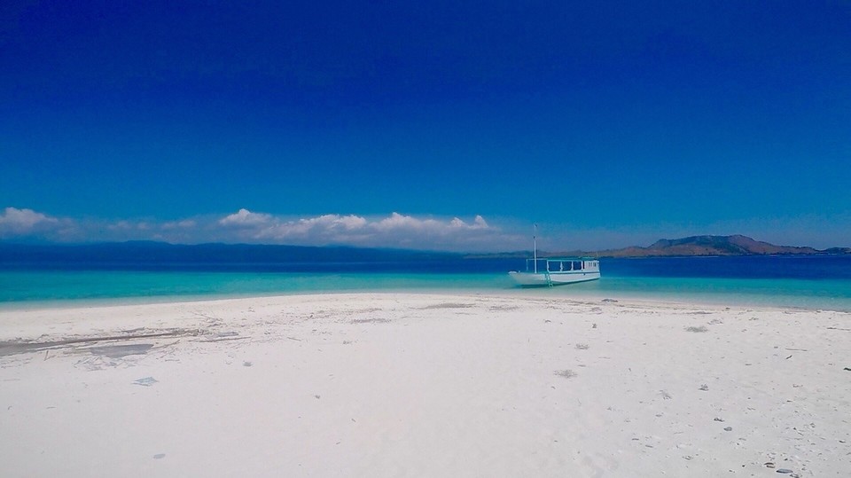 Indonesien -  - Es waren nur wir zwei und der Guide Engel auf der Insel 🌸