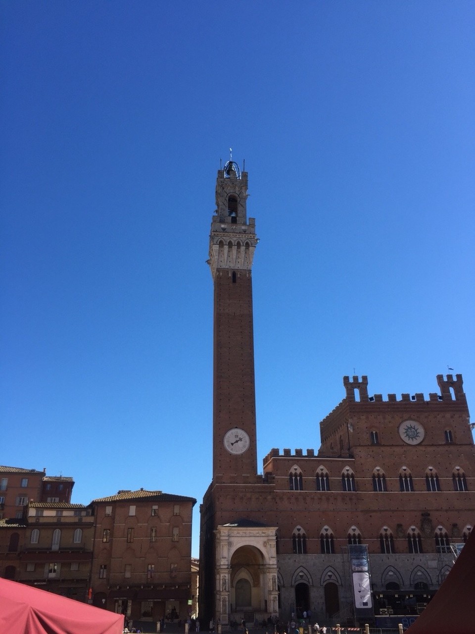 Italien - Siena - Über 400 Stufen führen nach oben! Der Aufstieg lohnt sich, denn der Ausblick ist traumhaft schön!