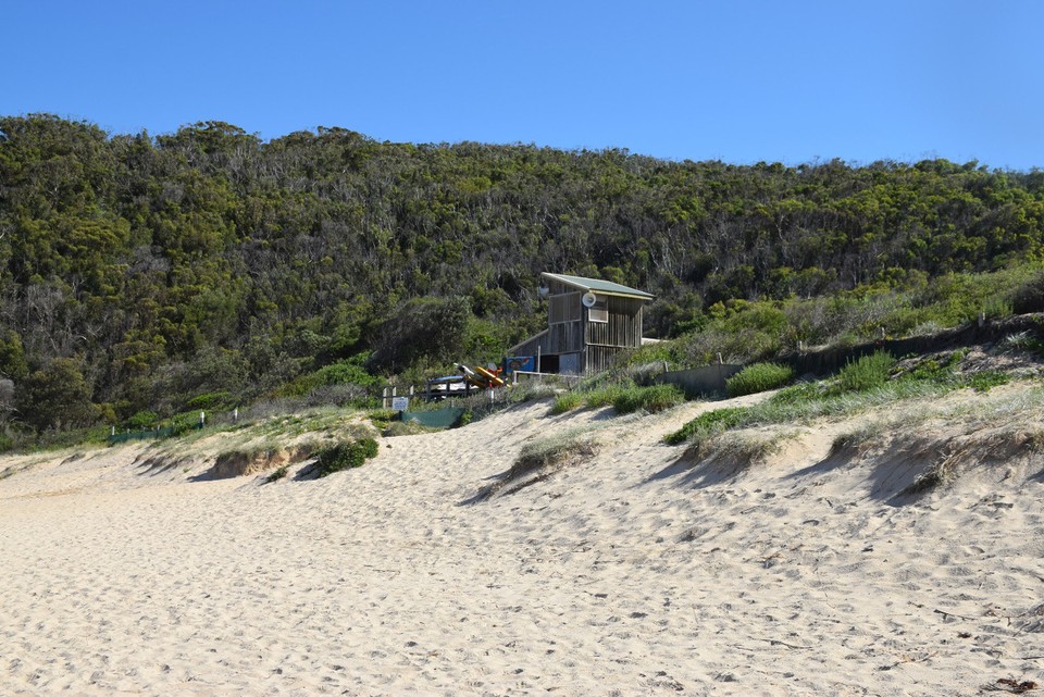 Australien - Port Stephens - Lifeguard-Häuschen m One Mile Beach