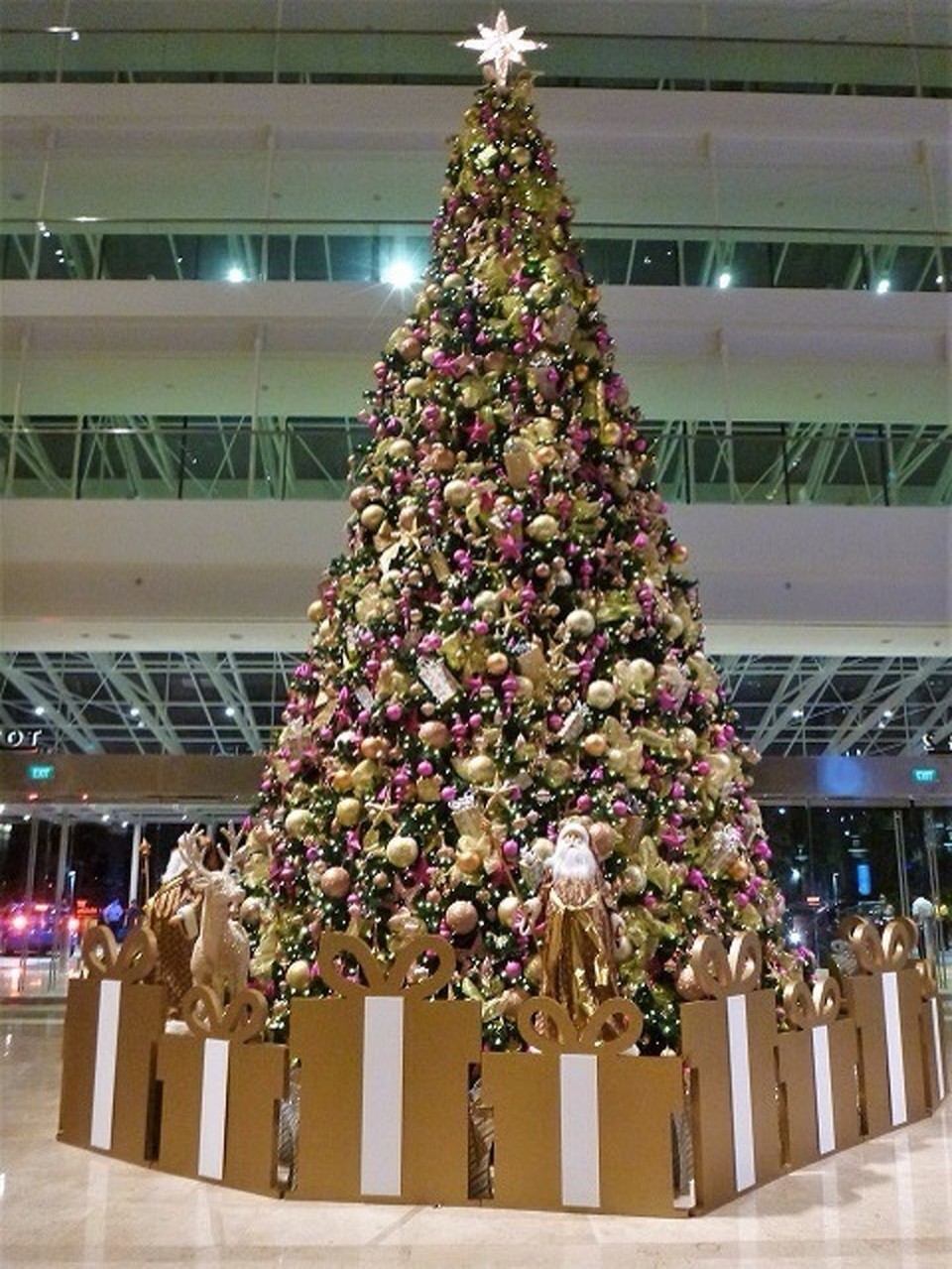 Singapur - Marina - In der Marina Bay Sands Shopping Mall 