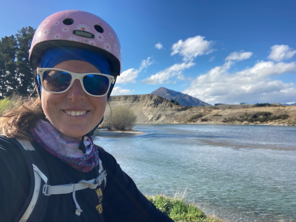 Neuseeland - Wanaka - Am Clutha River entlang geht es wieder mit meinem neuen Lieblingsaccessoire 🤪