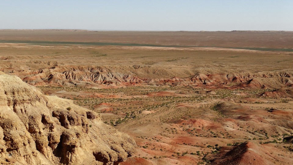 Mongolia - Dalanzadgad - View from the White Stupa (cliffs)