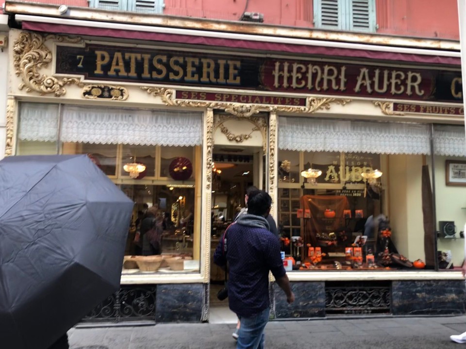 Frankreich - Nizza - Viele süße, alte Läden, wie der Süßigkeitenladen, welcher noch von der Gründerfamilie betrieben wird.