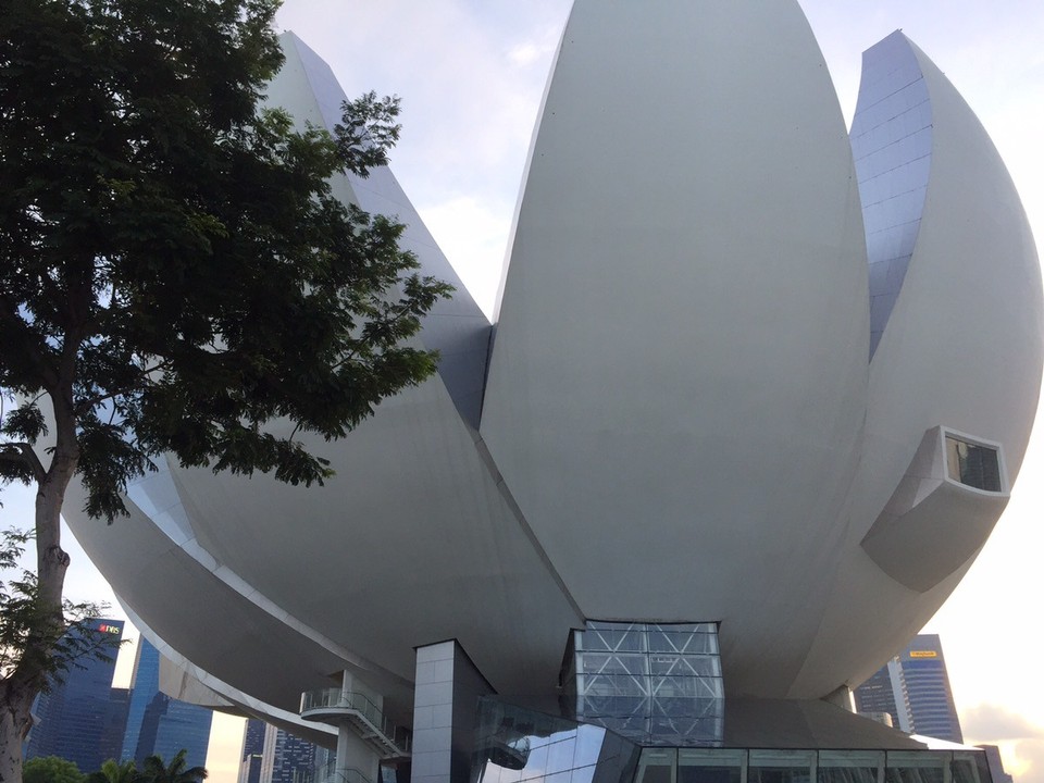  - Singapur, Singapur, 600 North Bridge Road - Art Science Museum in Form einer Lotusblüte