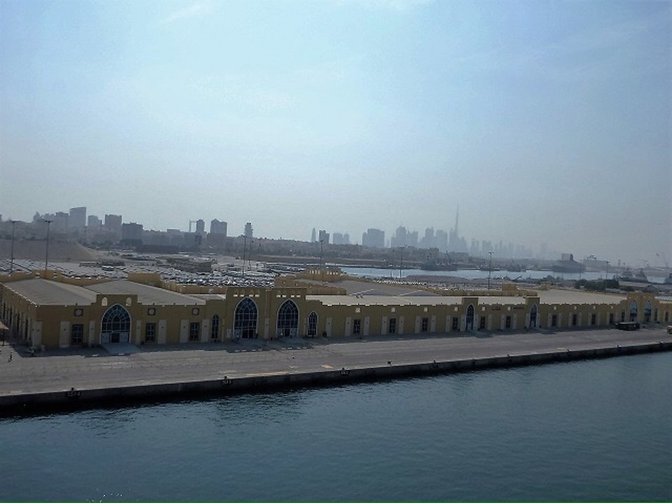 Vereinigte Arabische Emirate - Dubai - Ankunft in Dubai mit Sandsturm 