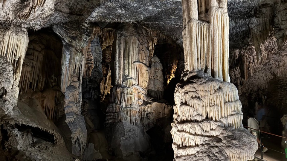 Kroatien - Rovinj - Der Stalagmit Brilliant, ein Wahrzeichen der Höhlen von Postojna.