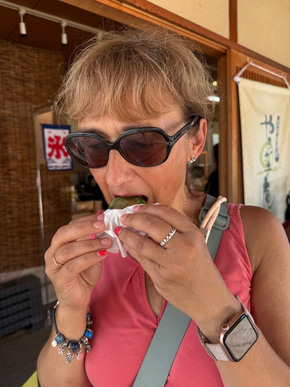 Japan - Koya - Macha Mochi mit Bohne - sehr süß