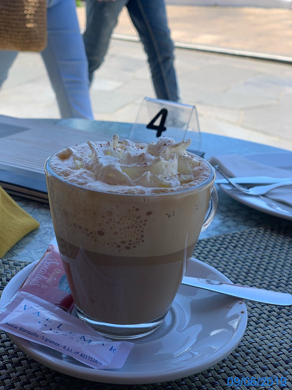 Spanien - Puerto de la Cruz - Cappuccino hier  mit Sahne 