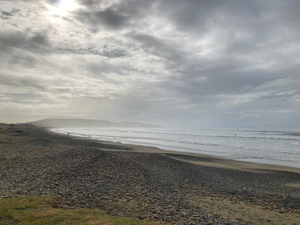 Neuseeland -  - Gleich nach dem Frühstück gehts zum Surfen nach Colac Bay 😎