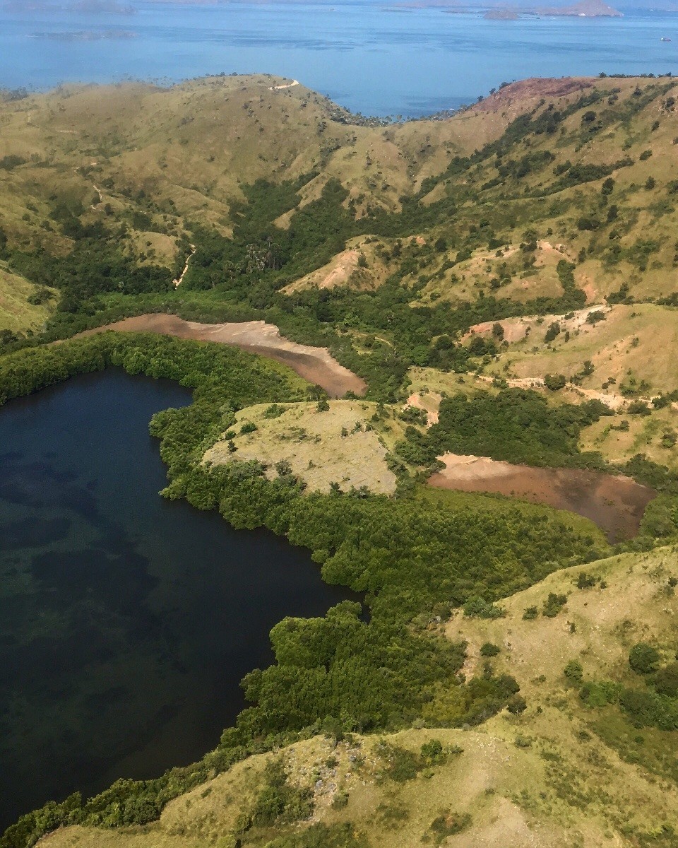 Indonesien - Labuan Bajo - Über den Wolken
