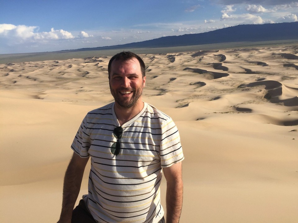 unbekannt - Gobi Desert - Luke on top of the dune