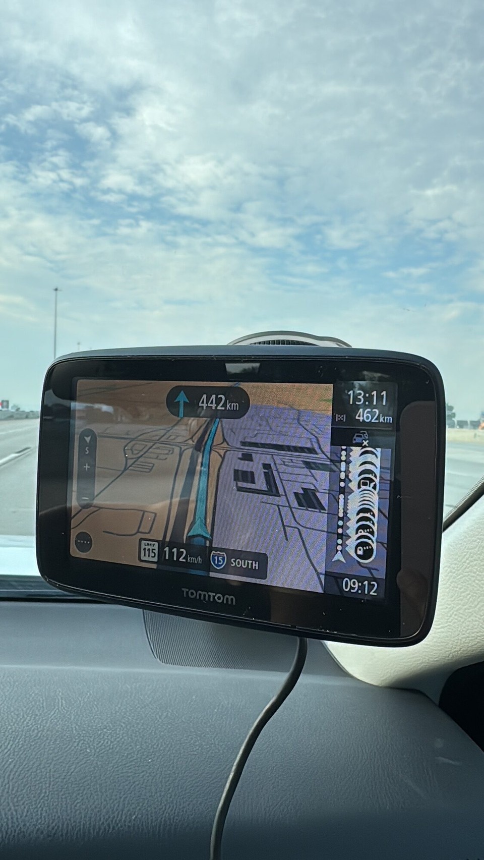 Vereinigte Staaten - Hurricane - Höt esch Reisetag gsi. Mier sind vo Salt Lake City zum Zion Nationalpark gfahre. Underwägs hemmer wieder wunderschöni Landschafte gseh. Es esch faszinierend, wie die Landschafte do so unterschiedlich si chönd.☺️