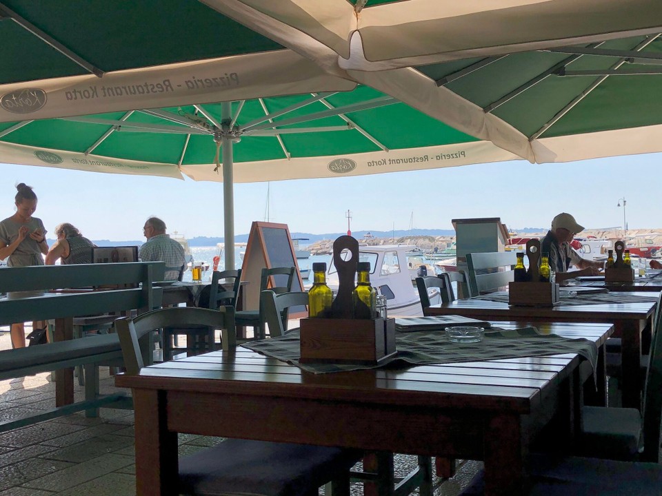 Kroatien - Fažana - Restaurant Lunchtime 