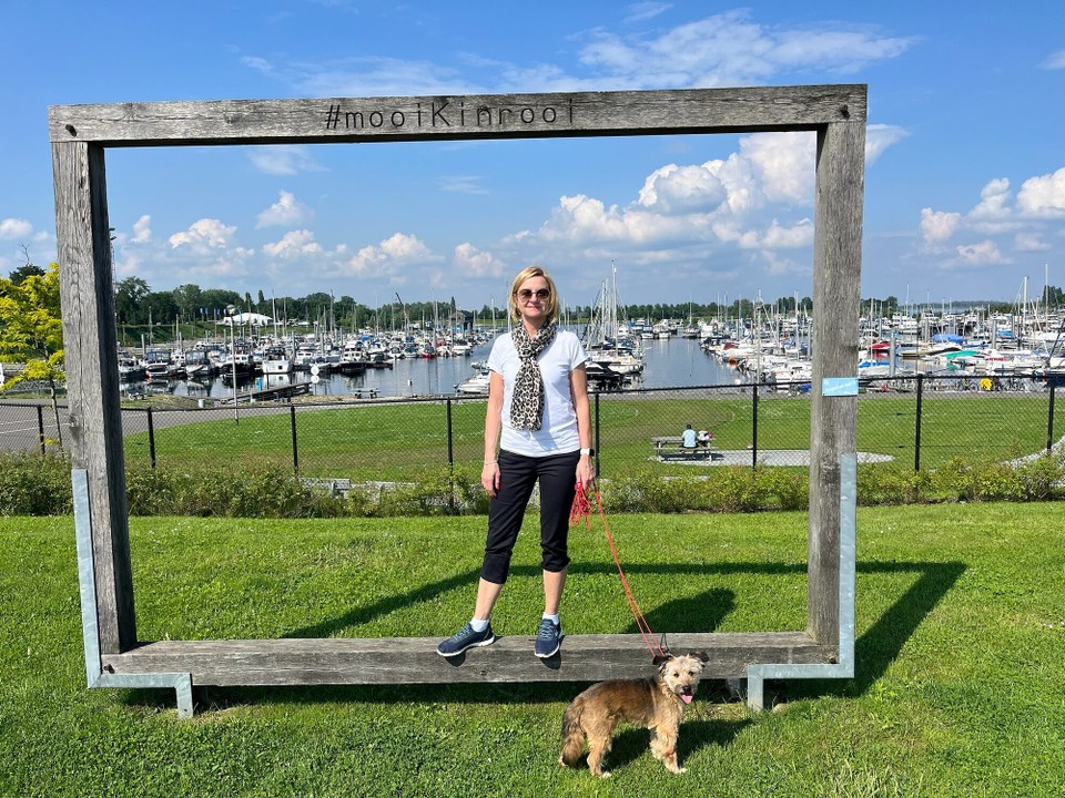 Belgien - Kinrooi - Nach einem schönen Spaziergang sind wir so richtig toll essengegangen und haben uns unsere Bäuche mit Rippchen vollgeschlagen. Das Foto ist übrigens noch vor dem Essen ;-)