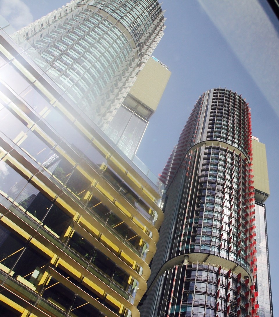  -  - Gewaltige Architektur 