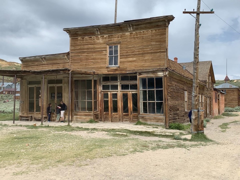 USA - Lee Vining - Saloon und Hotel