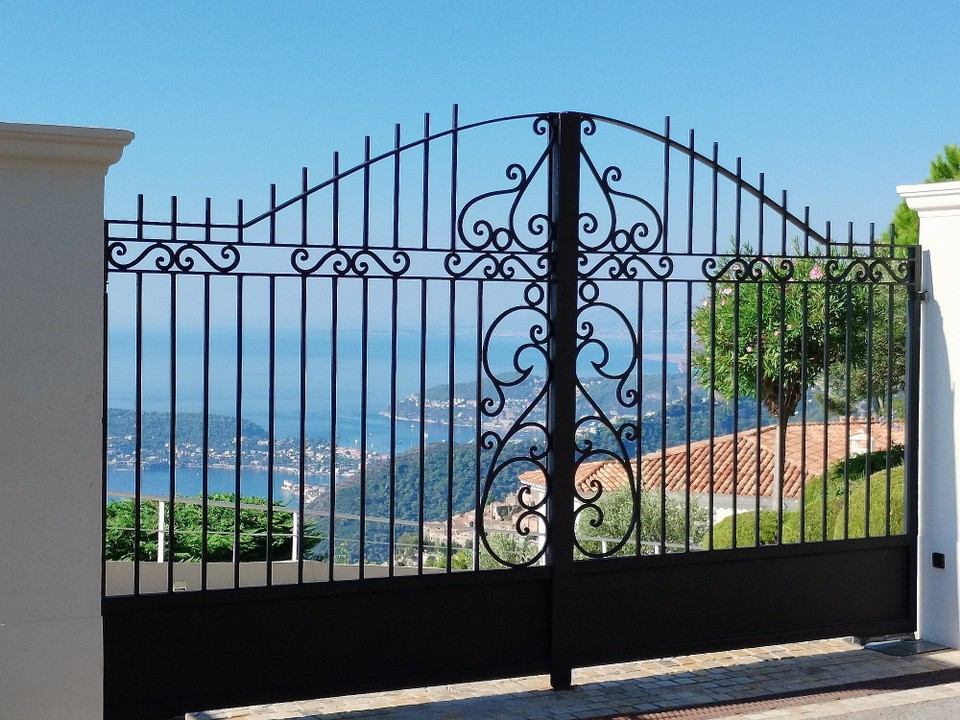 Monaco - Monaco-Ville - Hauseinfahrt mit tollem Ausblick........