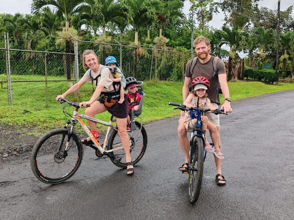 Costa Rica - La Fortuna - Mit dem Rad mal eben den Hügel rauf zur Kakao- und Kaffeetour.