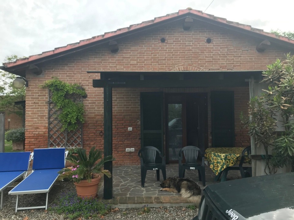 Italien - Grosseto - Sieht noch ruhig aus! Aber es gibt auch eine schwarze Katze