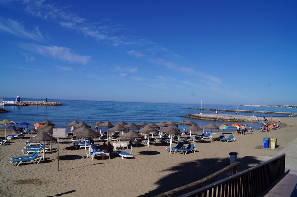Spanien - Marbella - Grosser Strand.
