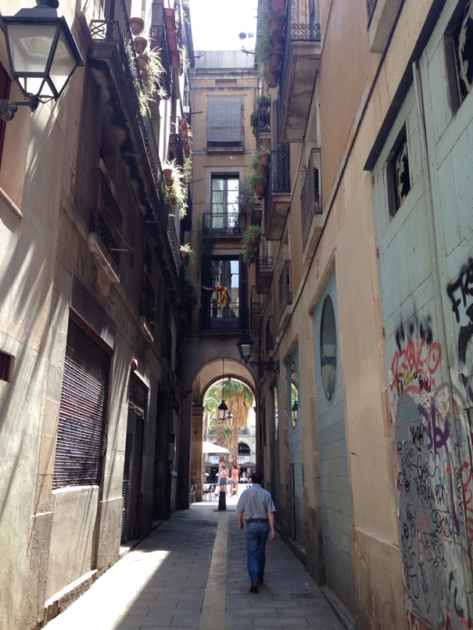 Spanien - Barcelona - Gasse zum Plaça Reial