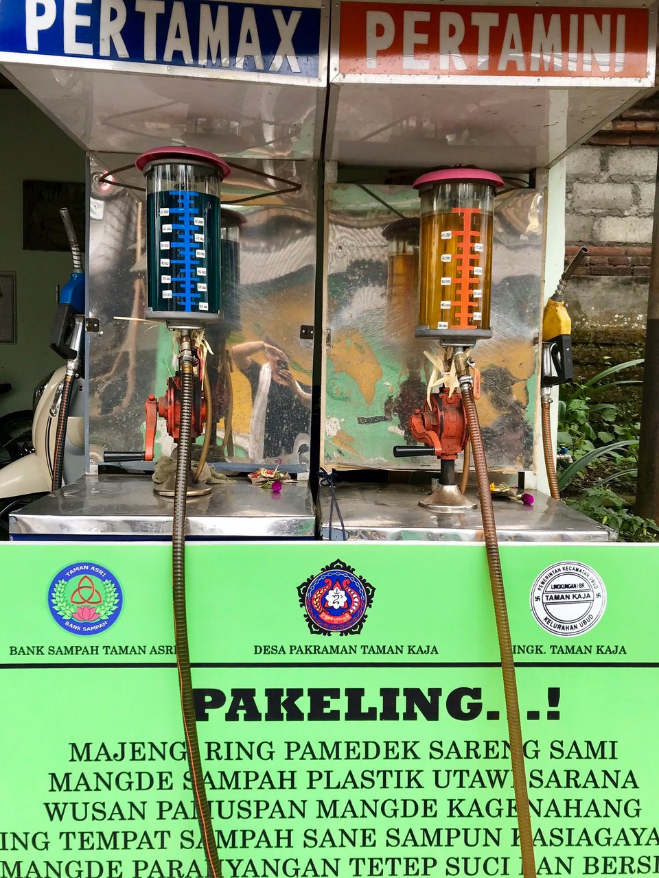 Indonesien - Gianyar - Tankstellchen