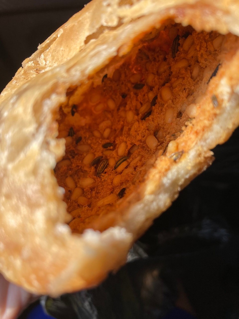 Indien - Agra - Dal ki Kachori - Teigteil mit Linsenfüllung