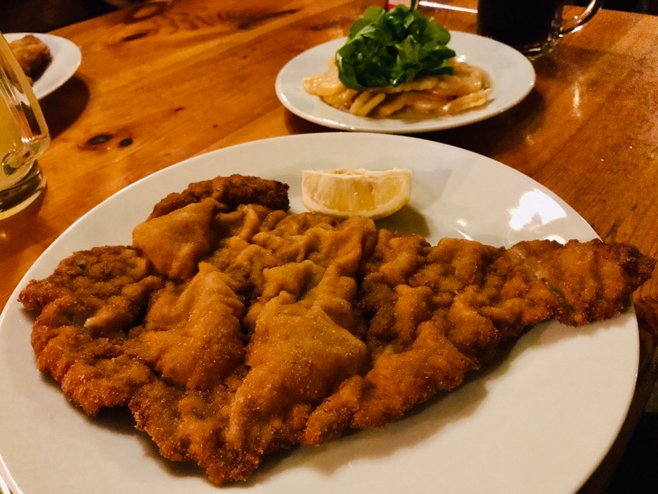 Österreich - Wien - Klassisches Wiener Schnitzel | Erdäpfelsalat