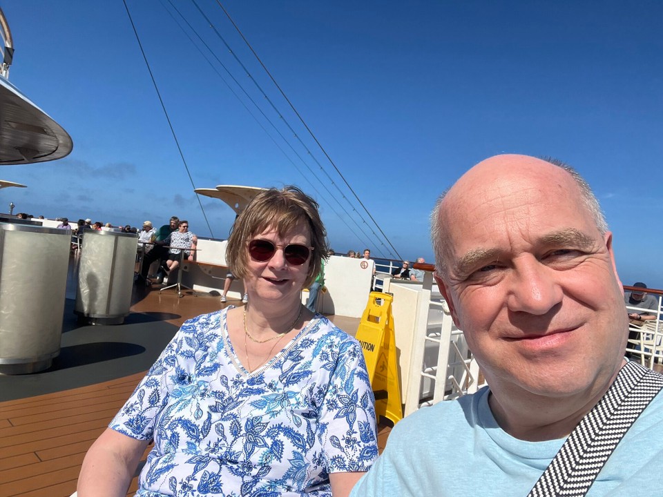  -  - Schön endlich in der Sonne zu sitzen 