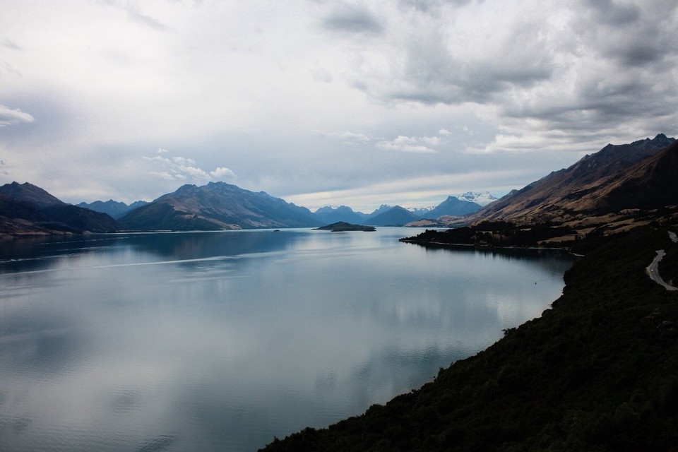 Neuseeland - Glenorchy - Nach dem Trek sind wir noch völlig k.o. das Stück nach Glenorchy gefahren, wieder entlang des Lake Wakatipu 
