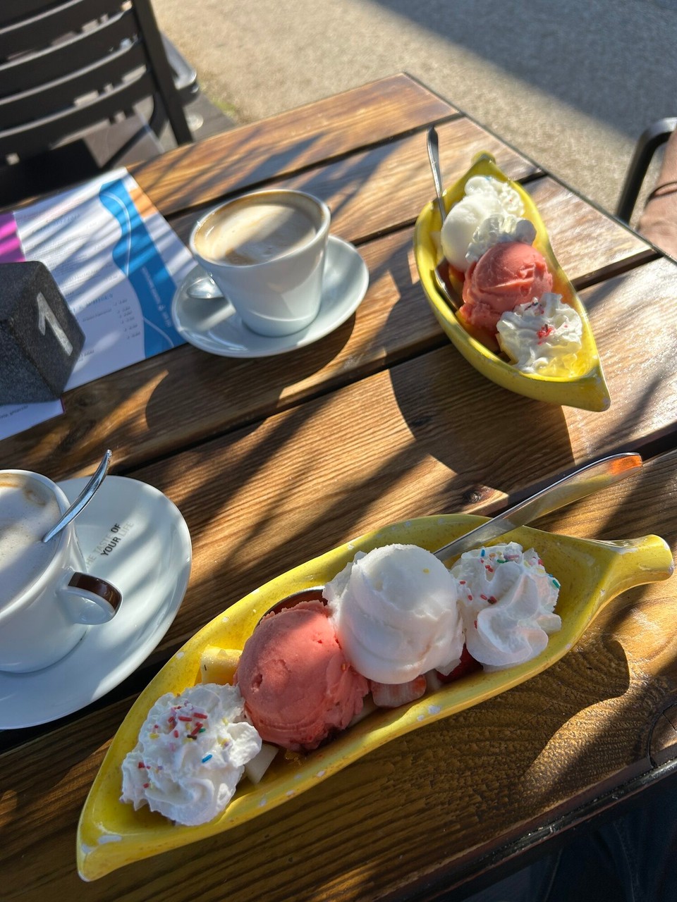 Italien - Baunei - Statt Geburtstagskuchen. Eis geht immer.