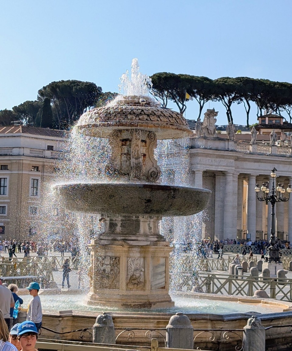 Italien - Rom - Nach diesem Vorbild sind zwei Brunnen in München errichtet.