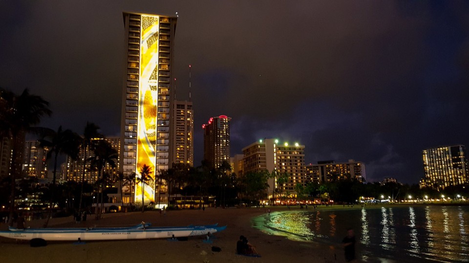 USA - Honolulu - Waikiki bei Nacht