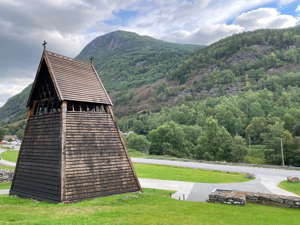 Norwegen - Øvre Årdal - Und das ist der Glockenturm.
