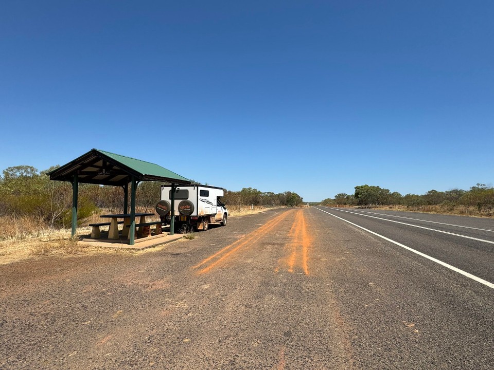 Australien - Ryan - Mittagspäusli irgendwo im nirgendwo. 