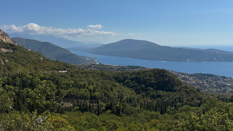 Montenegro - Cetinje - Jetzt sind wir wieder in Montenegro an der Adria angekommen.